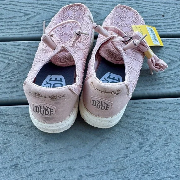 Hey Dude Women’s Size 7 Mauve Lace Slip-On Shoes Floral Crochet Lightweight NWT - Picture 3 of 8